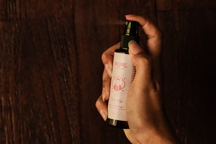 bedak dingin face mist perlengkapan ke pantai