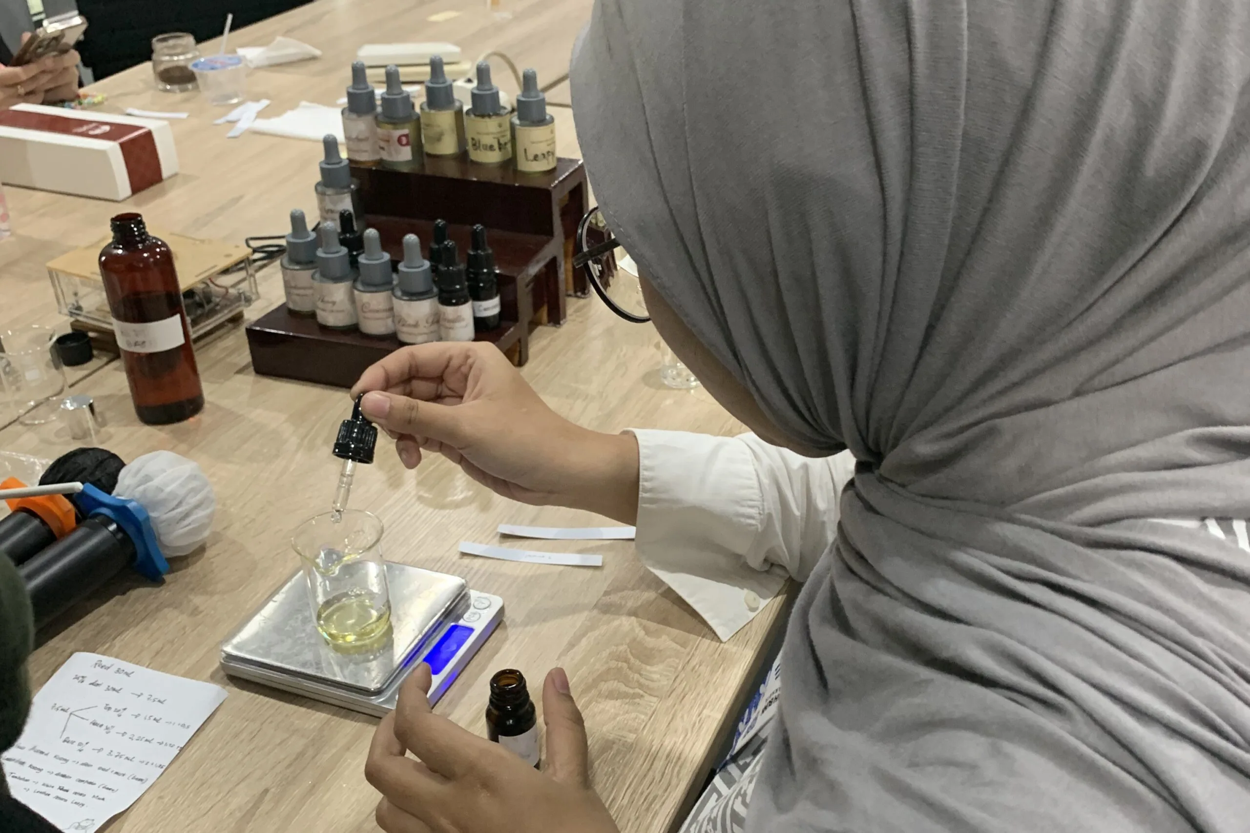 membuat pengharum ruangan