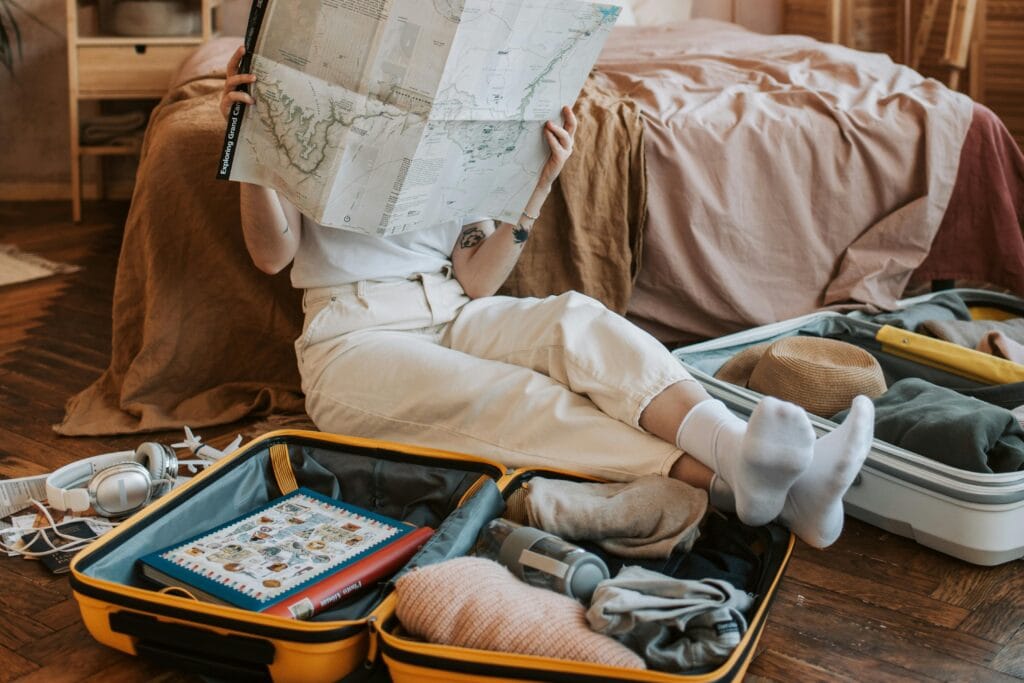 cara tetap segar saat traveling